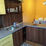 Naomi E12 Apartment *