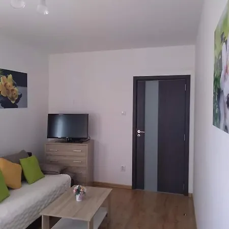 Naomi E12 Apartamento *