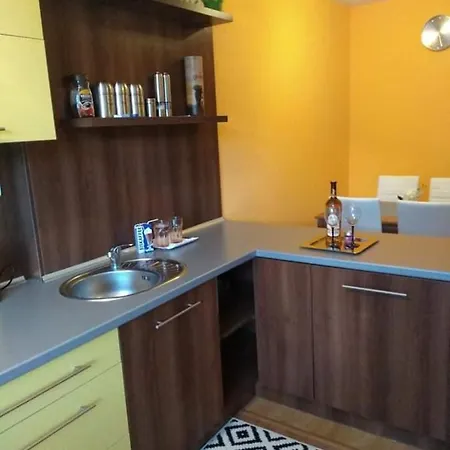 Naomi E12 Apartamento *