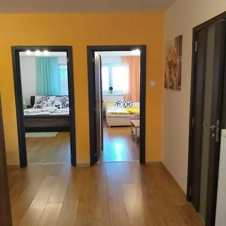 Naomi E12 * Nová Lesná